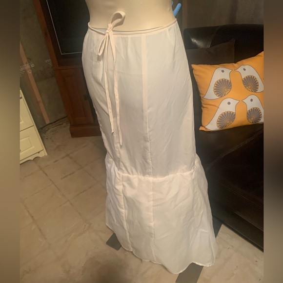 White underskirt with lower petticoat.  Size L (waist is 16” across). - Picture 3 of 6